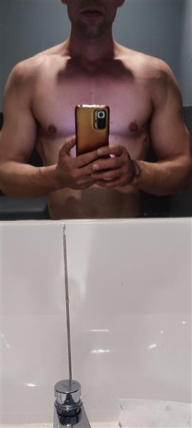 Grote foto hello. im looking for hot woman for regular sex erotiek man zoekt vrouwelijke sekspartner