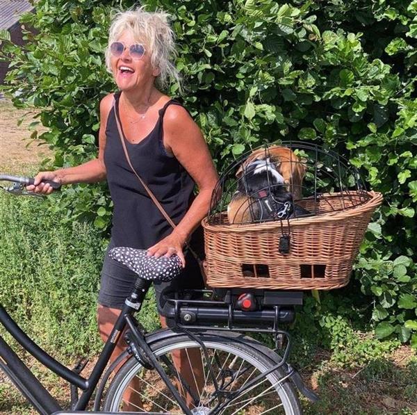 Grote foto ik zoek liefde geluk en die ene arm om me heen contacten en berichten vrouw zoekt man