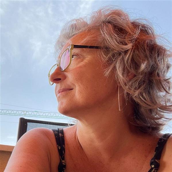 Grote foto beginnen wij met een leuke vriendschap contacten en berichten vrouw zoekt man