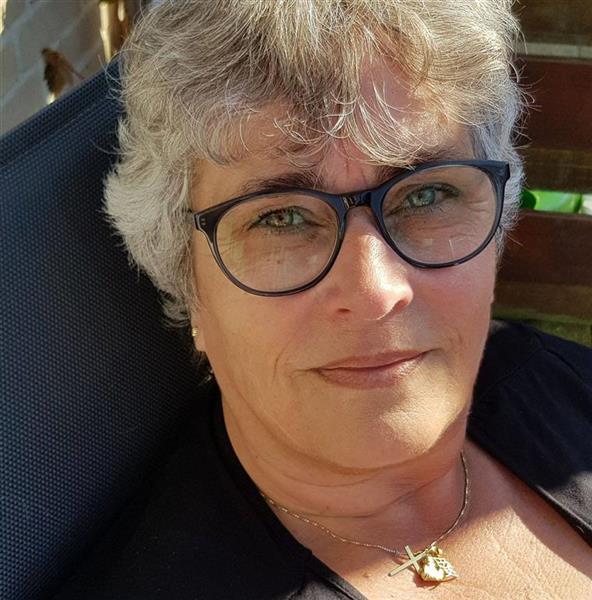 Grote foto ben jij die lieve en serieuze man contacten en berichten vrouw zoekt man