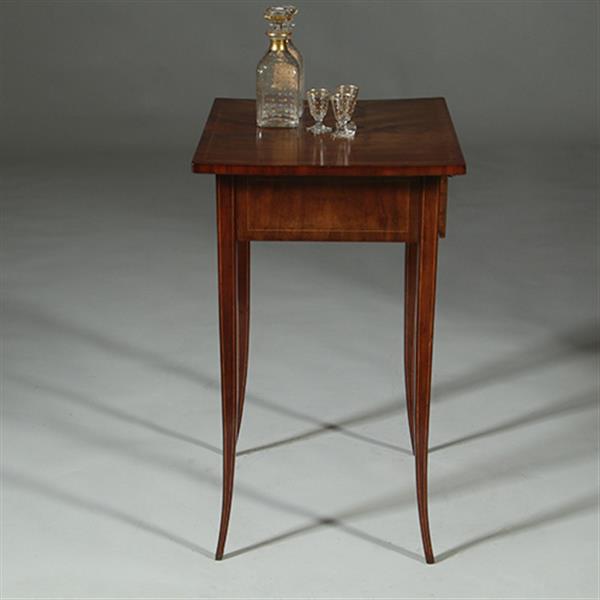 Grote foto bijna vierkante biedermeier bijzettafel mooi ingelegd met lade met vakverdeling ca 1830 no.361830 antiek en kunst stoelen en banken