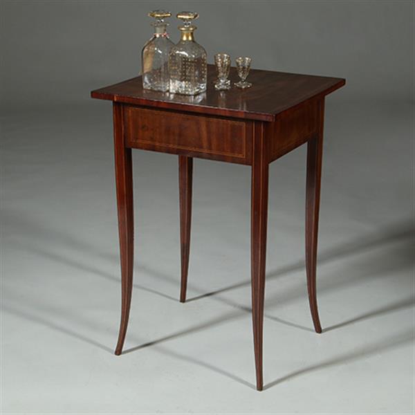 Grote foto bijna vierkante biedermeier bijzettafel mooi ingelegd met lade met vakverdeling ca 1830 no.361830 antiek en kunst stoelen en banken