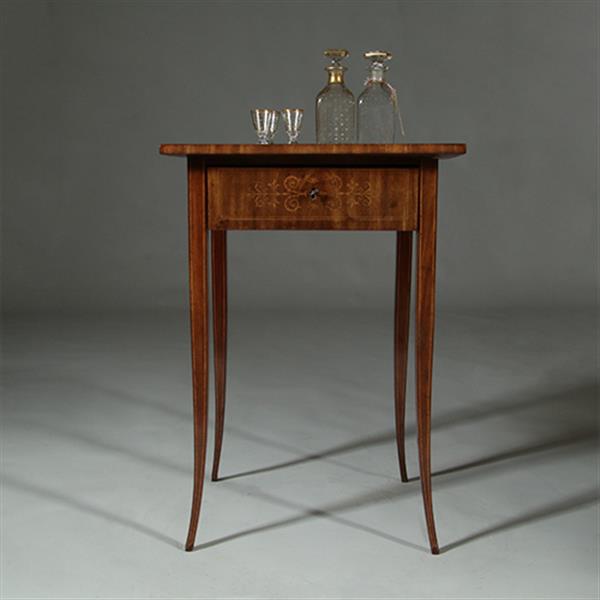 Grote foto bijna vierkante biedermeier bijzettafel mooi ingelegd met lade met vakverdeling ca 1830 no.361830 antiek en kunst stoelen en banken