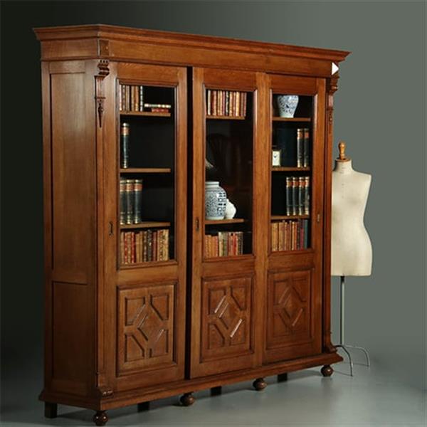 Grote foto boekenkast of bibliotheekkast met drie schuifdeuren en verstelbare planken no.362910 antiek en kunst stoelen en banken