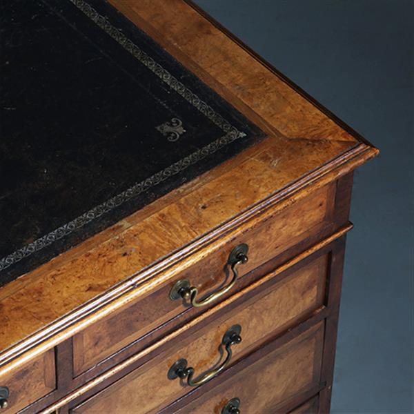 Grote foto bureau engeland noten met wortelnoten en zwart leer ca 1910 no.280340 antiek en kunst overige in antiek gebruiksvoorwerpen