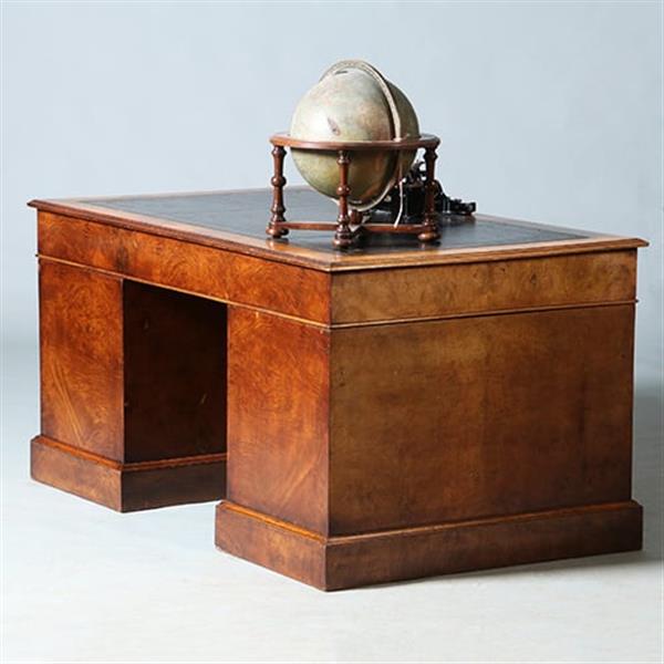 Grote foto bureau engeland noten met wortelnoten en zwart leer ca 1910 no.280340 antiek en kunst overige in antiek gebruiksvoorwerpen