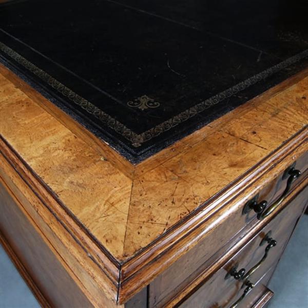 Grote foto bureau engeland noten met wortelnoten en zwart leer ca 1910 no.280340 antiek en kunst overige in antiek gebruiksvoorwerpen