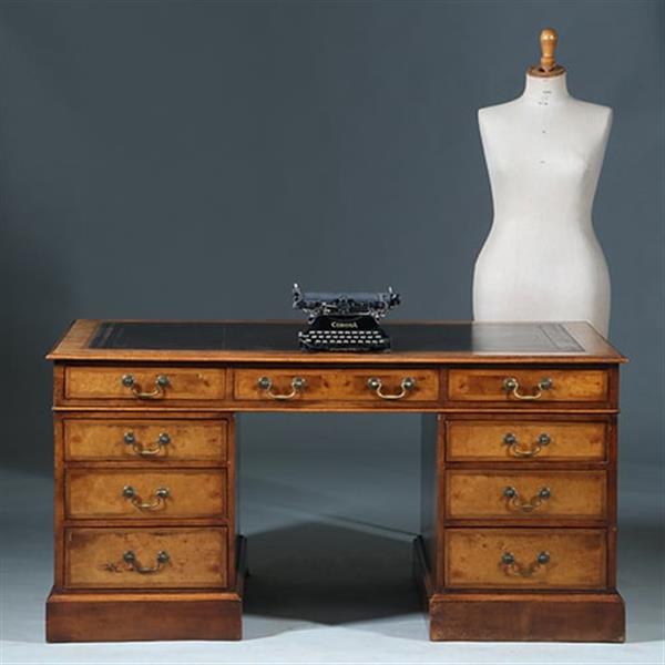 Grote foto bureau engeland noten met wortelnoten en zwart leer ca 1910 no.280340 antiek en kunst overige in antiek gebruiksvoorwerpen