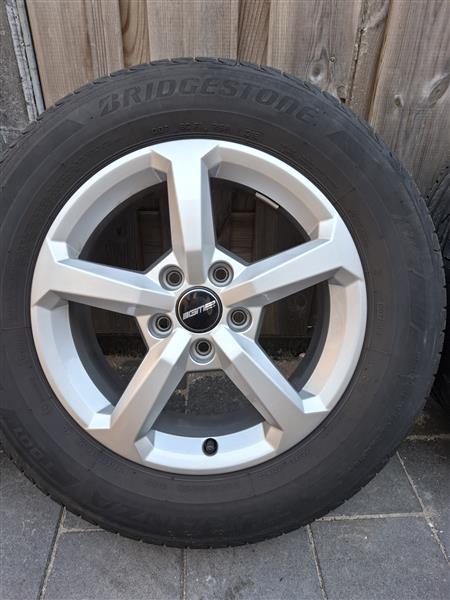 Grote foto lm velgen zomerbanden en winterbanden auto onderdelen banden en velgen