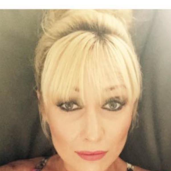 Grote foto ben jij soms ook een beetje eenzaam contacten en berichten vrouw zoekt man