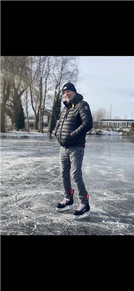 Grote foto leuke jonge man weer toe aan liefde contacten en berichten man zoekt vrouw