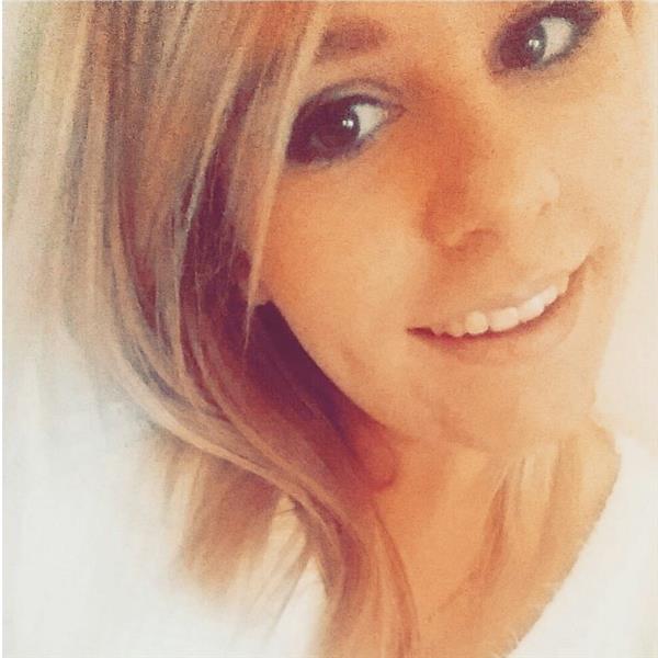 Grote foto voel me te alleen. contacten en berichten vrouw zoekt man