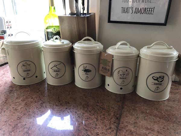 Grote foto mooi decoratief opbergblikken voor koffie thee uien etc. huis en inrichting woningdecoratie