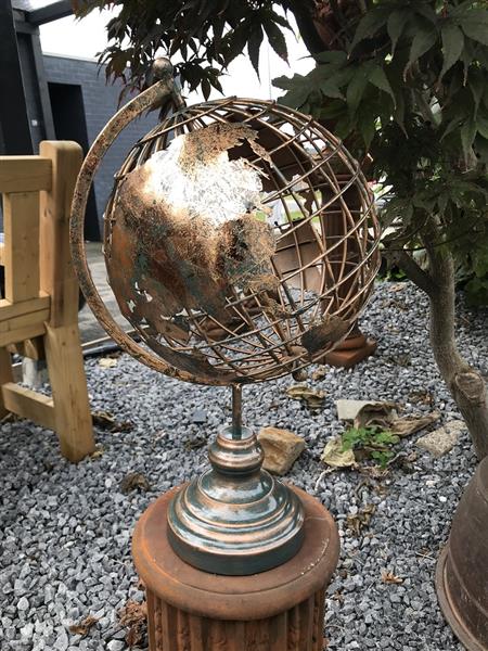 Grote foto metalen wereldbol goud zwart look fraai decoratief item laatste tuin en terras tuindecoratie