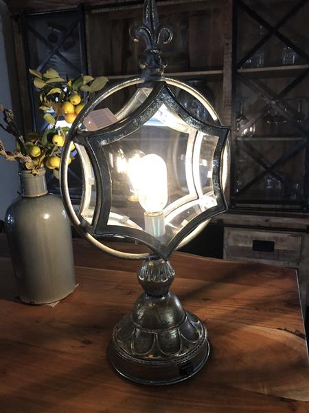 Grote foto prachtige tafellamp stervorm klassiek metaal koper look. tuin en terras tuindecoratie