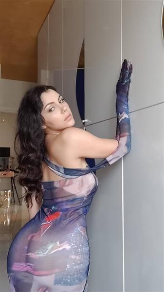 Grote foto op zoek naar mannelijk genot contacten en berichten vrouw zoekt man