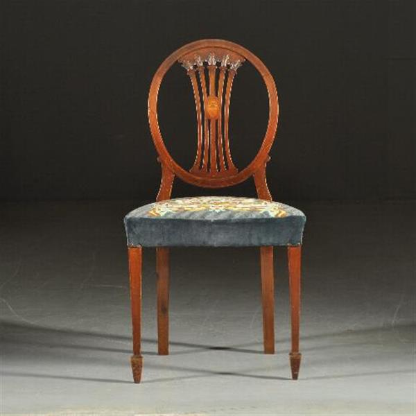 Grote foto stel van 8 hepplewhite eetkamerstoelen incl stof naar wens of restauratie handgeborduurde petit poin antiek en kunst stoelen en banken