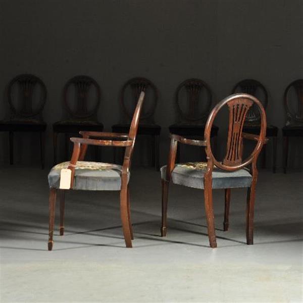 Grote foto stel van 8 hepplewhite eetkamerstoelen incl stof naar wens of restauratie handgeborduurde petit poin antiek en kunst stoelen en banken