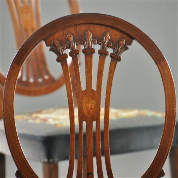 Grote foto stel van 8 hepplewhite eetkamerstoelen incl stof naar wens of restauratie handgeborduurde petit poin antiek en kunst stoelen en banken