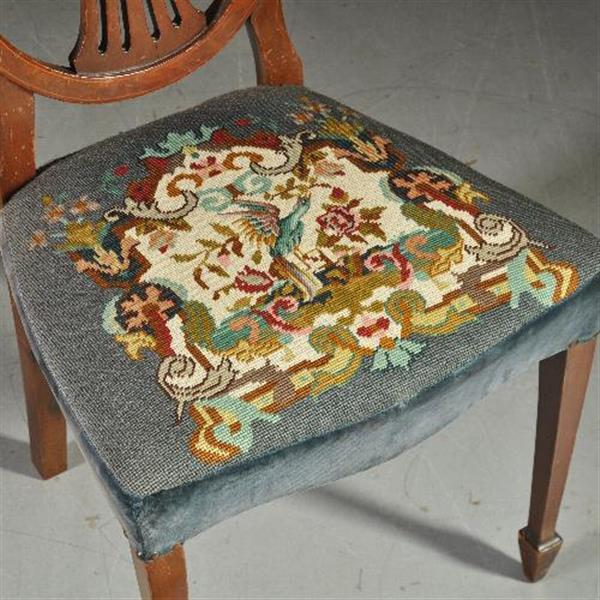 Grote foto stel van 8 hepplewhite eetkamerstoelen incl stof naar wens of restauratie handgeborduurde petit poin antiek en kunst stoelen en banken