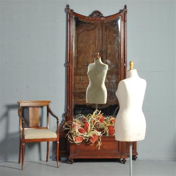 Grote foto reusachtige staande lspiegel met jardini re de blikvanger in een grote hal no.411569 hoogte 2 35 antiek en kunst spiegels