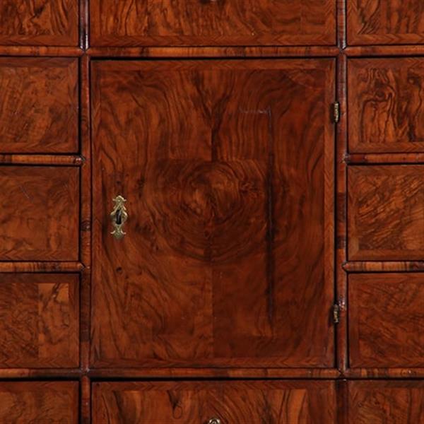 Grote foto vroeg 18e eeuws engels rariteiten kabinet in wortelnoten met 17 laadjes achter de deuren no.362935 antiek en kunst stoelen en banken