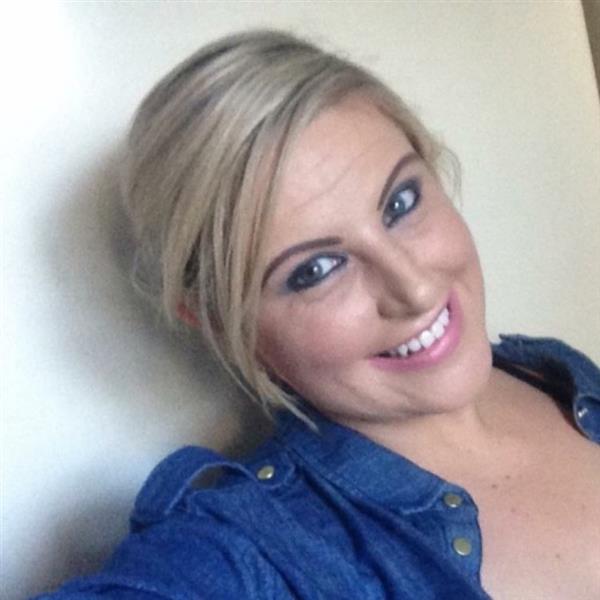 Grote foto gaan we samen op ontdekkingsreis contacten en berichten vrouw zoekt man