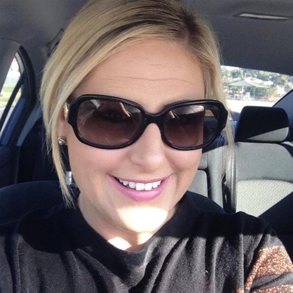 Grote foto gaan we samen op ontdekkingsreis contacten en berichten vrouw zoekt man