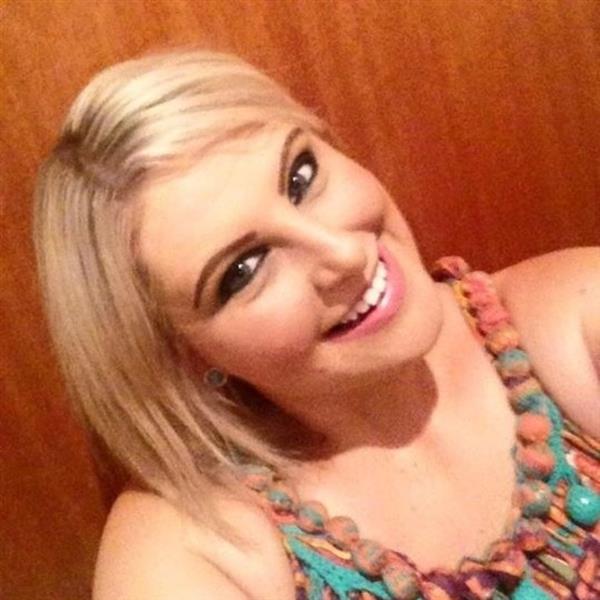 Grote foto gaan we samen op ontdekkingsreis contacten en berichten vrouw zoekt man