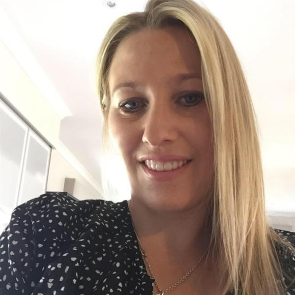 Grote foto ik ben op zoek naar een vaste relatie contacten en berichten vrouw zoekt man