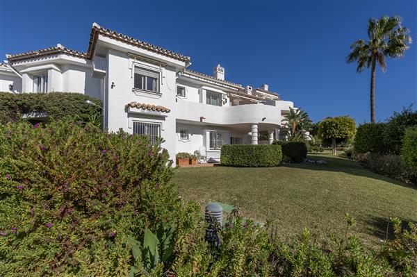 Grote foto appartement met zeezicht in calahonda. huizen en kamers bestaand europa
