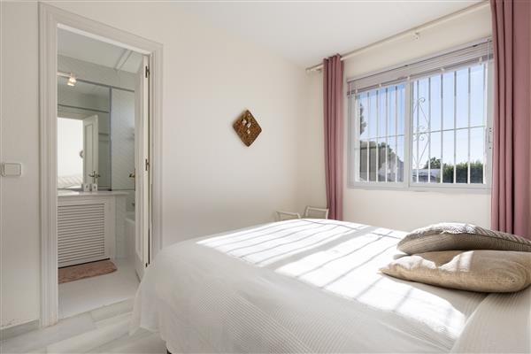 Grote foto appartement met zeezicht in calahonda. huizen en kamers bestaand europa