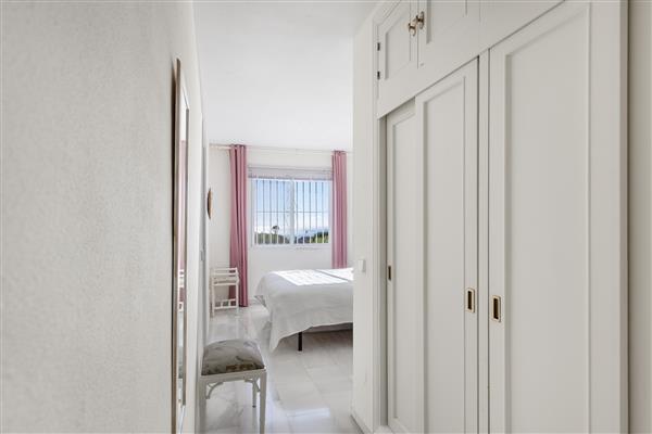 Grote foto appartement met zeezicht in calahonda. huizen en kamers bestaand europa