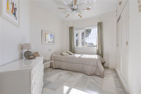 Grote foto appartement met zeezicht in calahonda. huizen en kamers bestaand europa