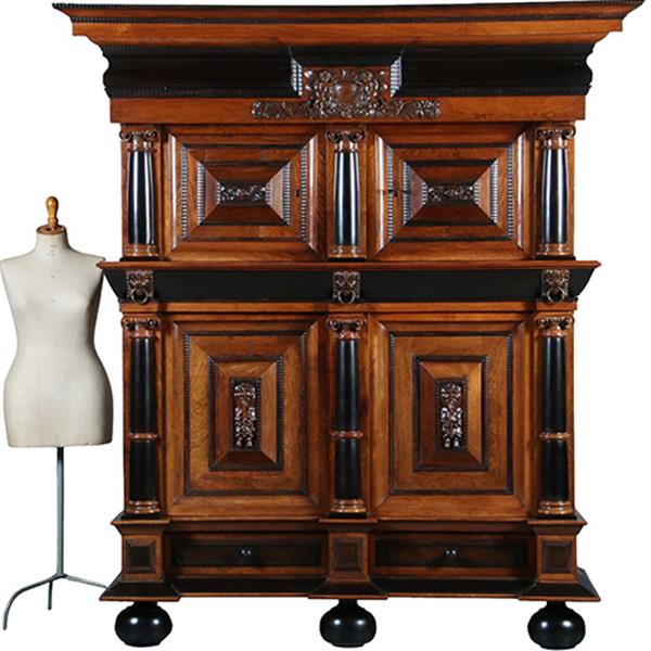 Grote foto markante 4 deurskast uit de gouden eeuw met veel ebbenhout no.371510 antiek en kunst stoelen en banken