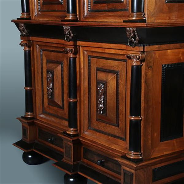 Grote foto markante 4 deurskast uit de gouden eeuw met veel ebbenhout no.371510 antiek en kunst stoelen en banken
