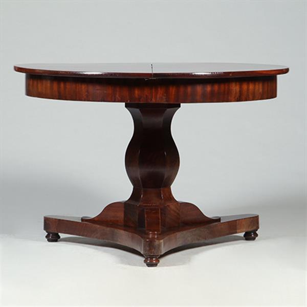 Grote foto eetkamertafel rond uitschuifbaar tot 2.16 m. op kolompoot ca 1820 no.361875 antiek en kunst stoelen en banken