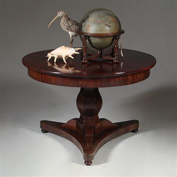 Grote foto eetkamertafel rond uitschuifbaar tot 2.16 m. op kolompoot ca 1820 no.361875 antiek en kunst stoelen en banken