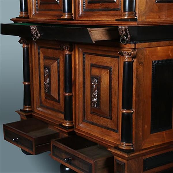 Grote foto markante 4 deurskast uit de gouden eeuw met veel ebbenhout no.371510 antiek en kunst stoelen en banken