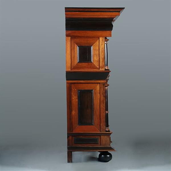 Grote foto markante 4 deurskast uit de gouden eeuw met veel ebbenhout no.371510 antiek en kunst stoelen en banken