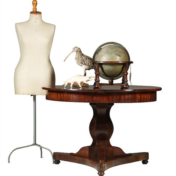 Grote foto eetkamertafel rond uitschuifbaar tot 2.16 m. op kolompoot ca 1820 no.361875 antiek en kunst stoelen en banken