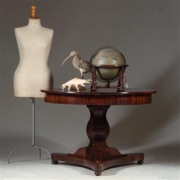 Grote foto eetkamertafel rond uitschuifbaar tot 2.16 m. op kolompoot ca 1820 no.361875 antiek en kunst stoelen en banken