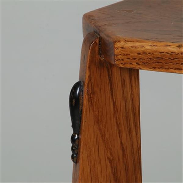 Grote foto bijzettafel of wijntafel amsterdamse school ca 1910 blond eiken met ebbenhout no.361865 antiek en kunst stoelen en banken