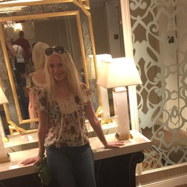 Grote foto ik zoek een liefdevolle en grappige man contacten en berichten vrouw zoekt man