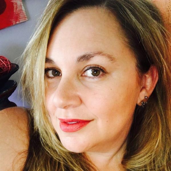 Grote foto ik wil gezelligheid en genegenheid contacten en berichten vrouw zoekt man