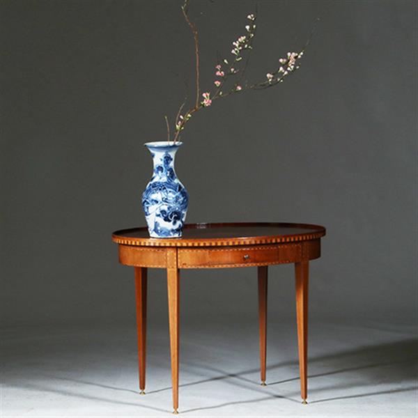 Grote foto mahonie louis seize stijl theetafel ca 1910 eeuw ingelegd met satijn hulst en noten no.361801 antiek en kunst stoelen en banken