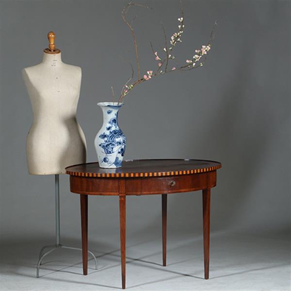 Grote foto mahonie theetafel ca 1865 louis seize stijl met lade ingelegd met satijn en ebben no.361820 antiek en kunst stoelen en banken