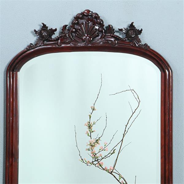 Grote foto getoogde mahonie schouwspiegel met gestoken onderhoeken en kroon no.361835 antiek en kunst spiegels