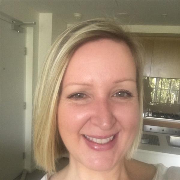 Grote foto op zoek naar dat beetje liefde contacten en berichten vrouw zoekt man