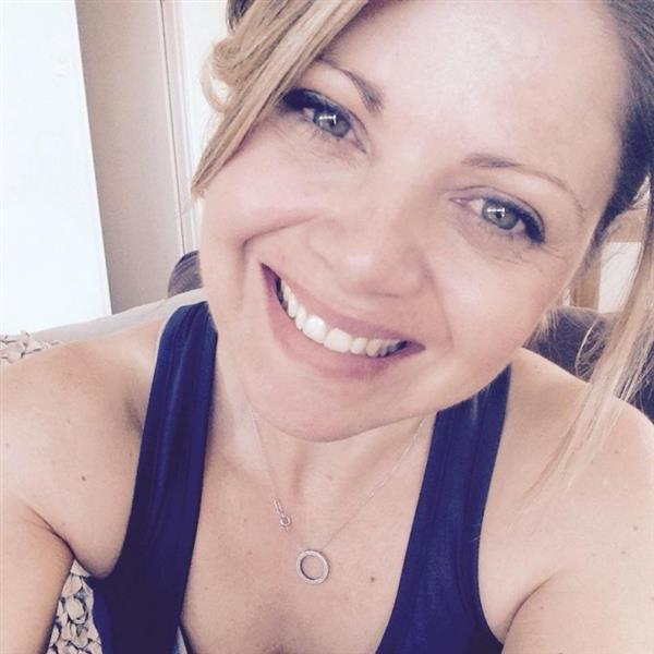 Grote foto op zoek naar een knuffelbeer contacten en berichten vrouw zoekt man